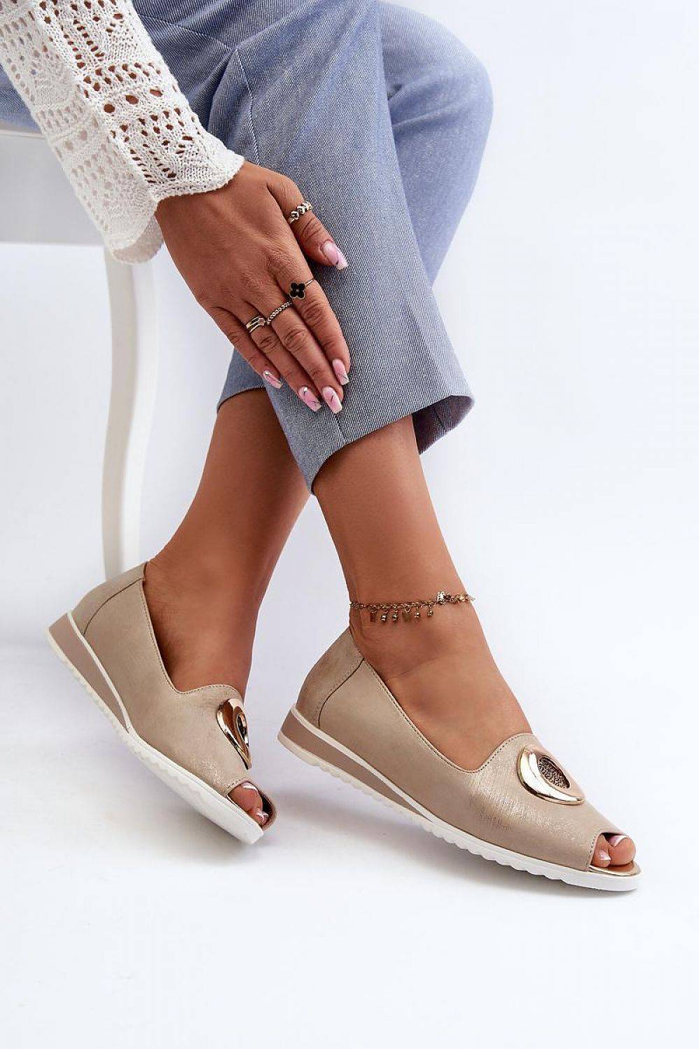 Heel pumps