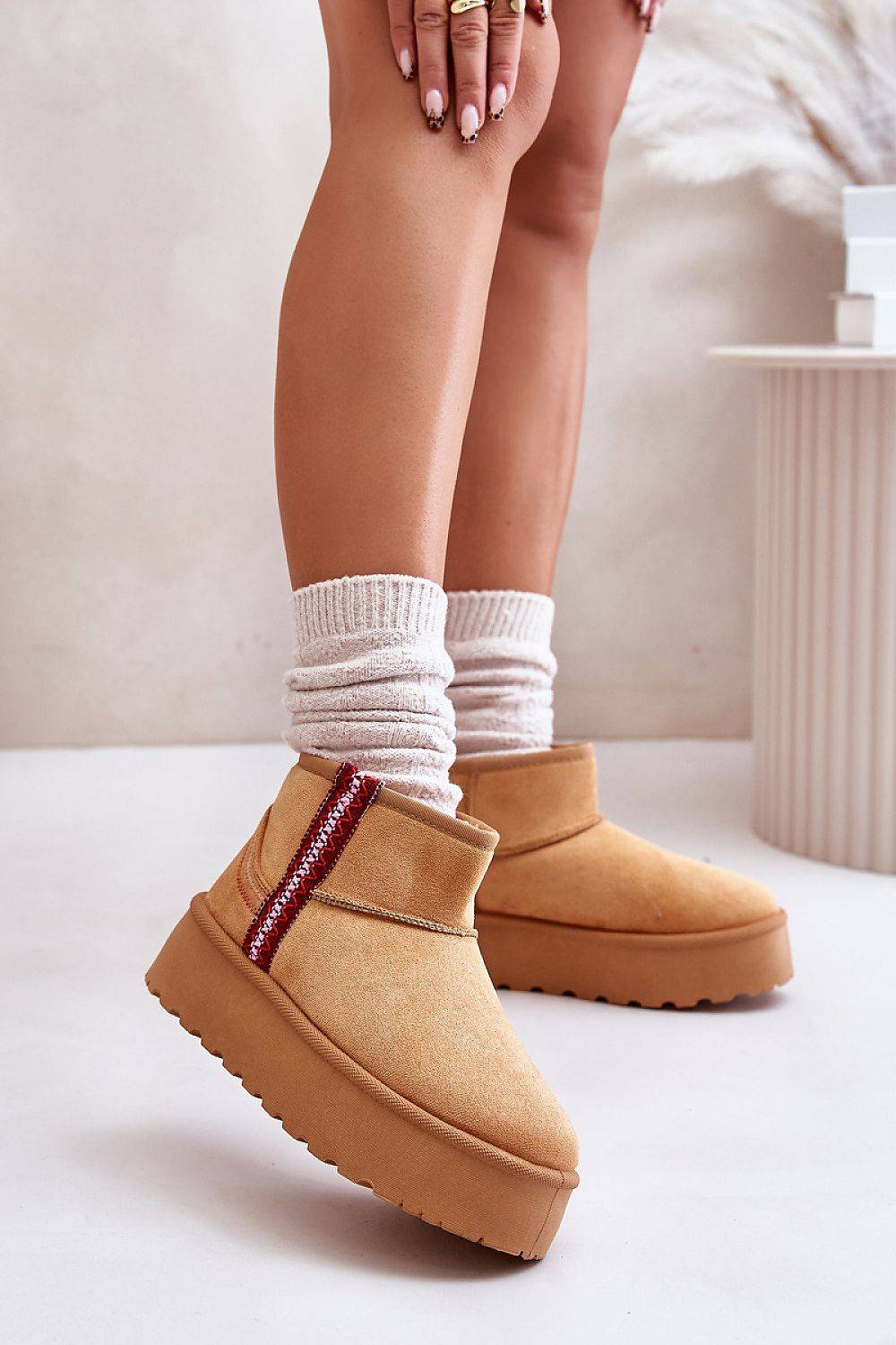 Snow boots