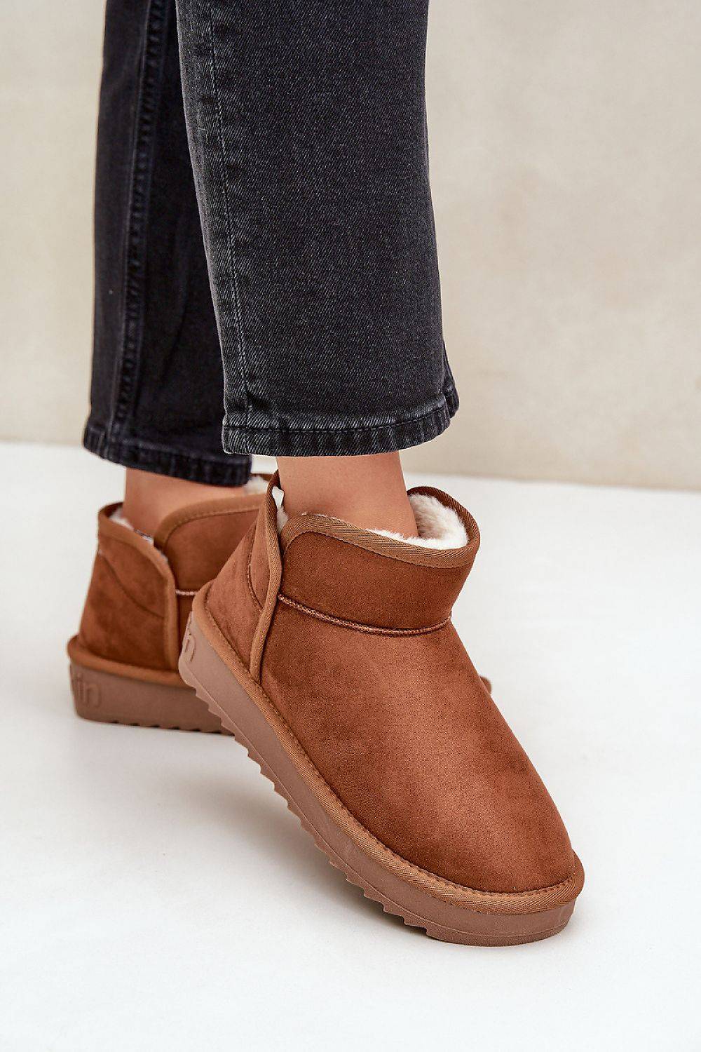 Snow boots