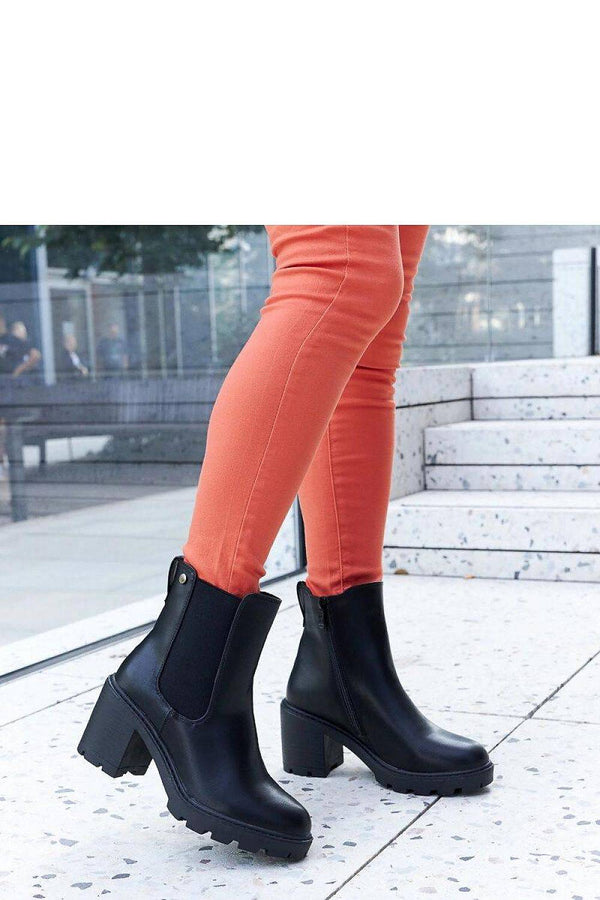 Heel boots