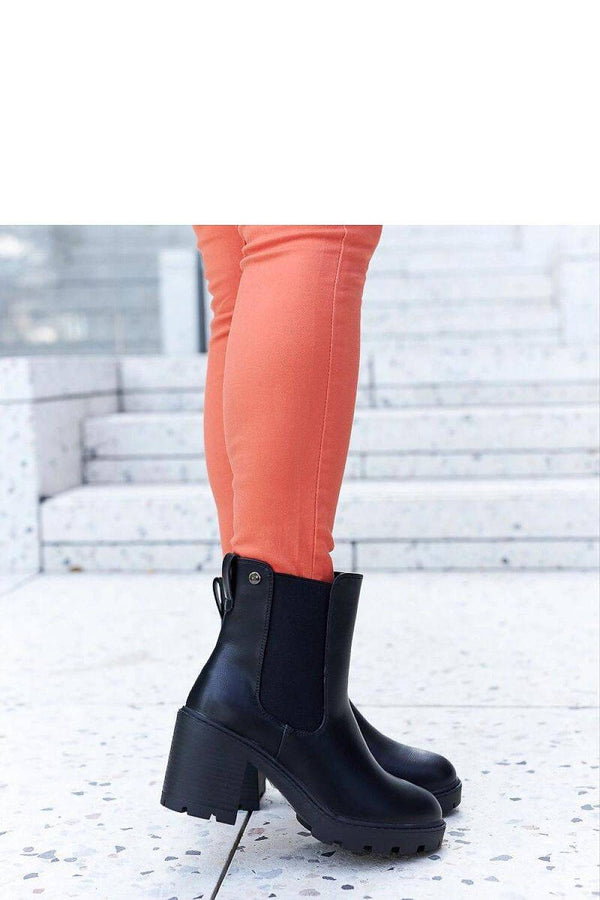 Heel boots