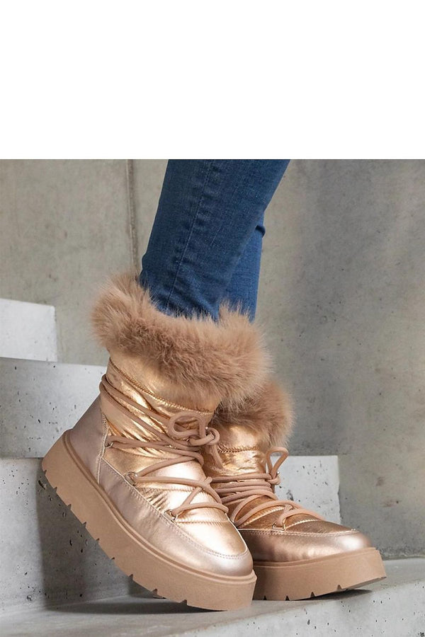 Snow boots