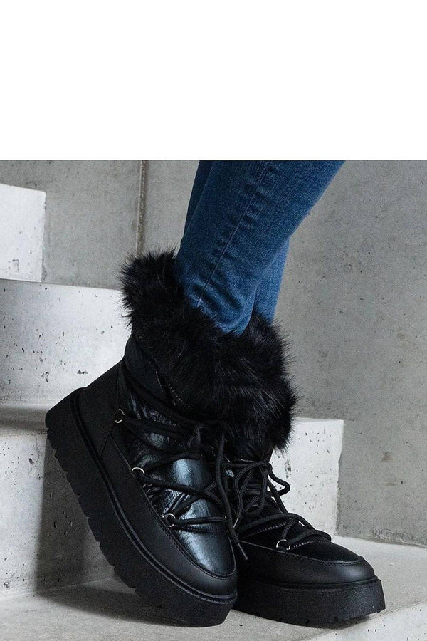 Snow boots