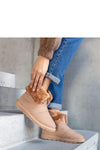 Snow boots