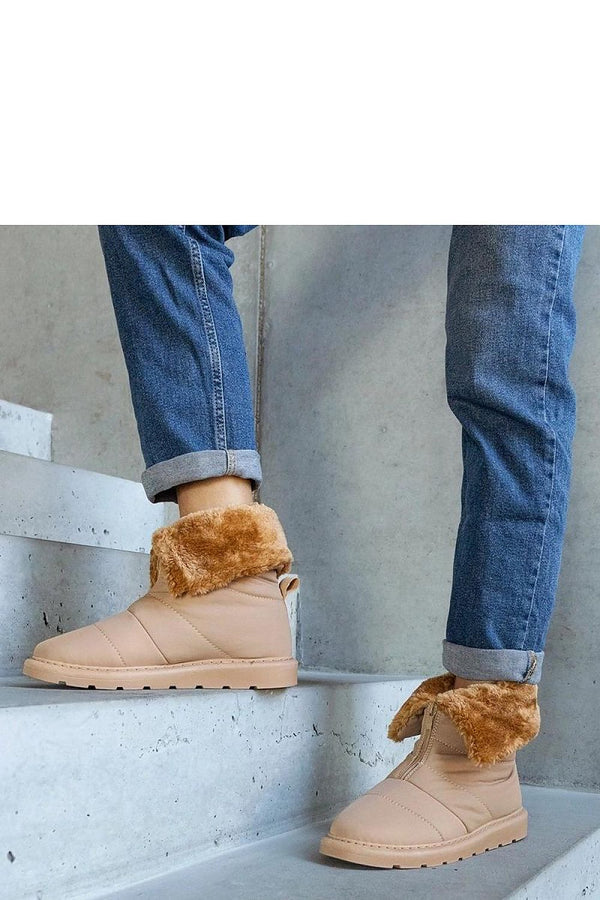 Snow boots