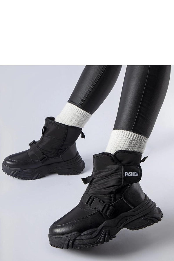 Snow boots