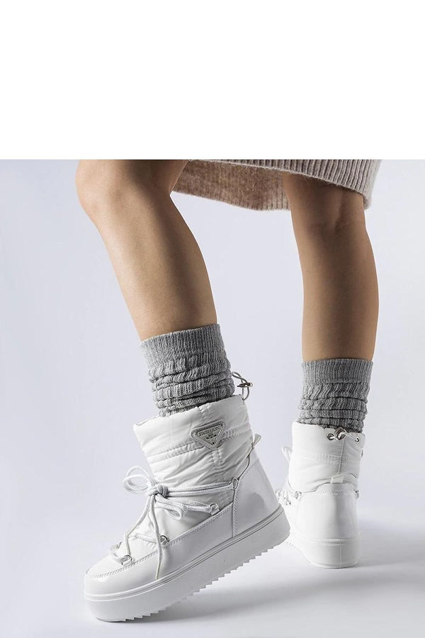 Snow boots