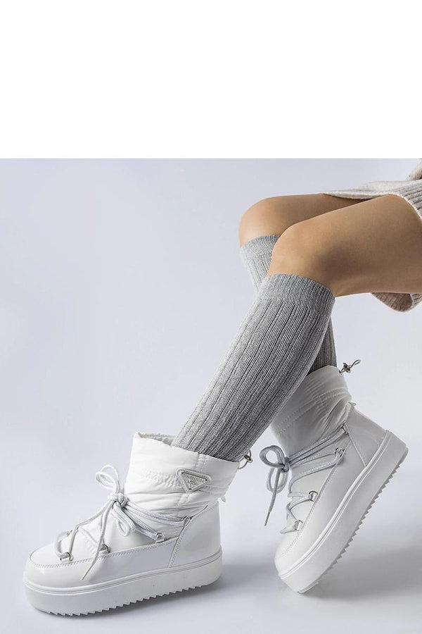 Snow boots