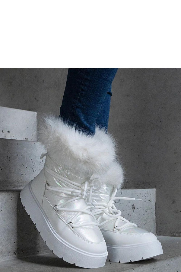 Snow boots