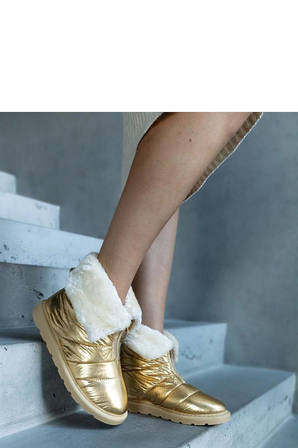 Snow boots