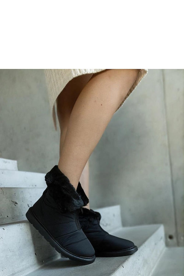 Snow boots