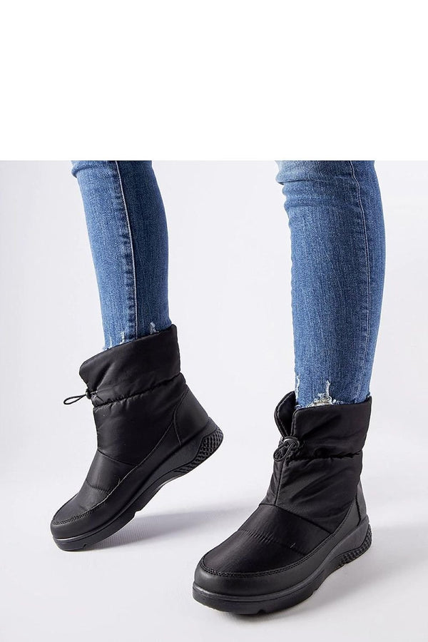 Snow boots