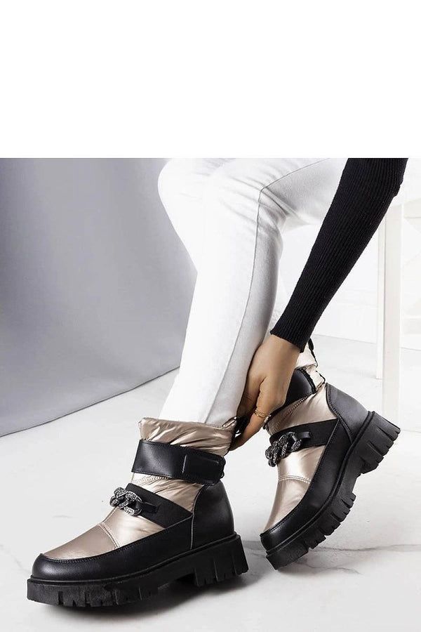 Golden Snow Boots - Stylish and Durable Winter Footwear