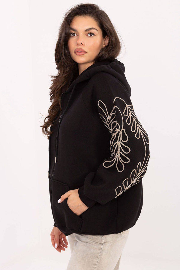 Sweatshirt model 218247 Relevance