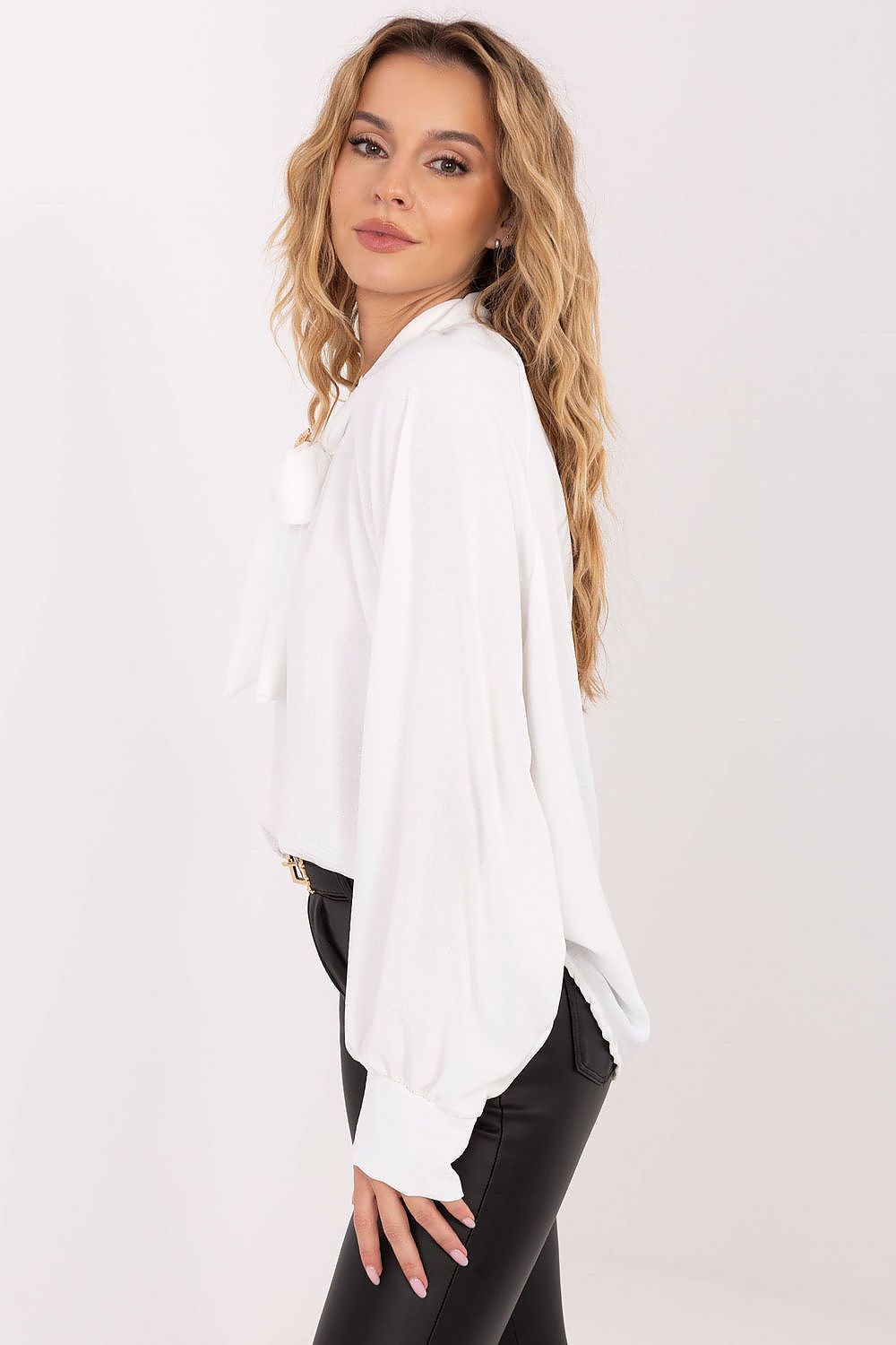 Blouse model 221060 Italy Moda