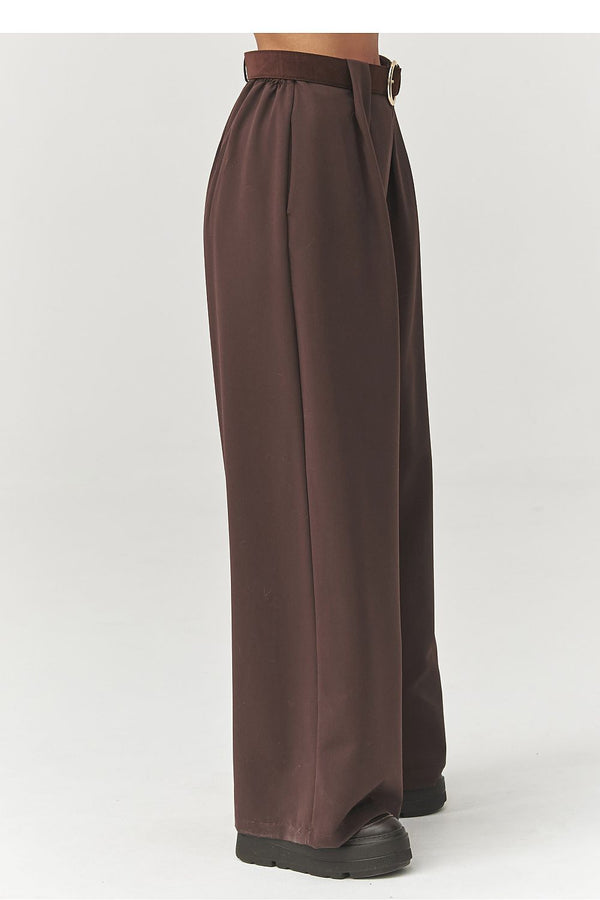 Women trousers model 223363 Makadamia