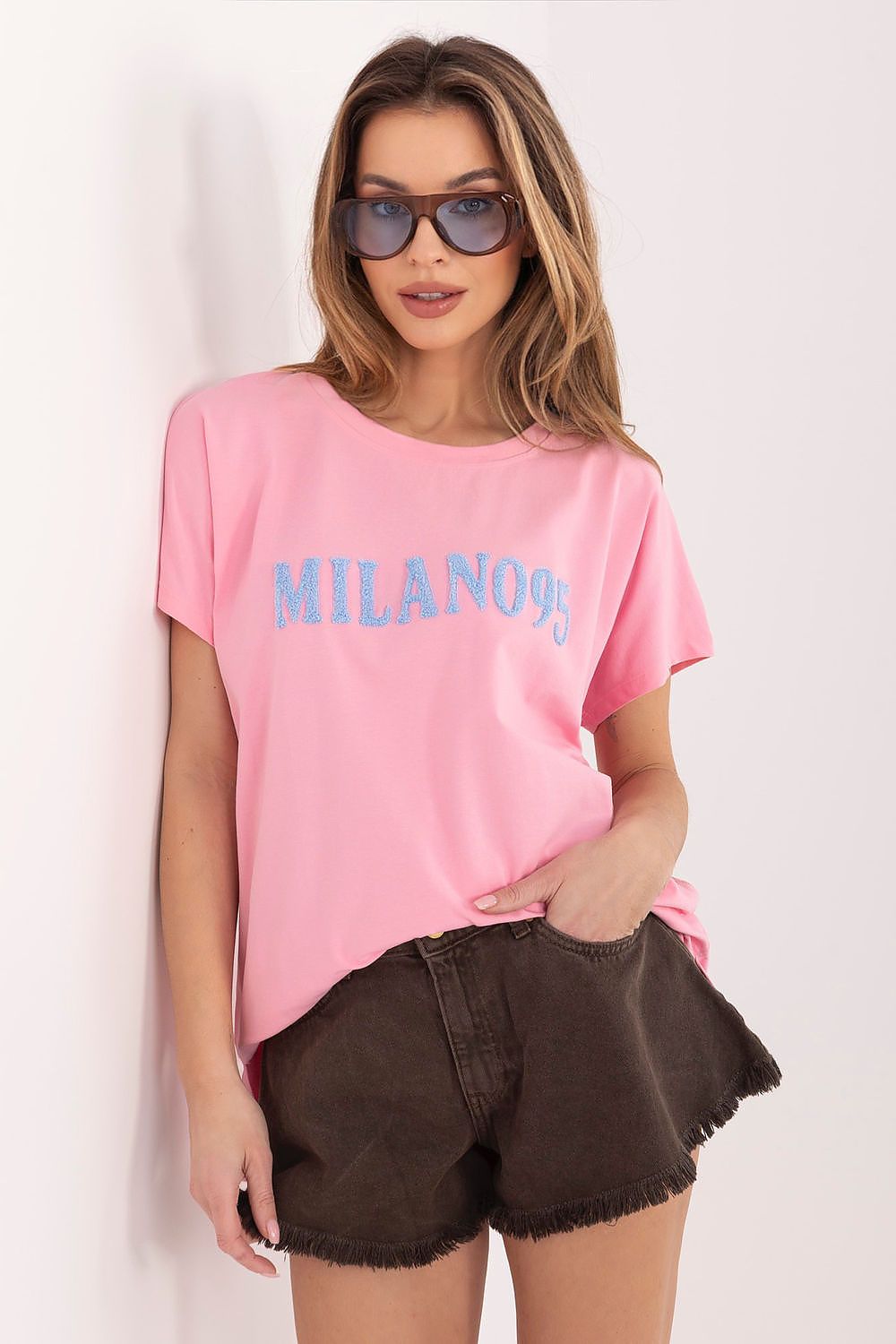 T-shirt model 225480 Relevance