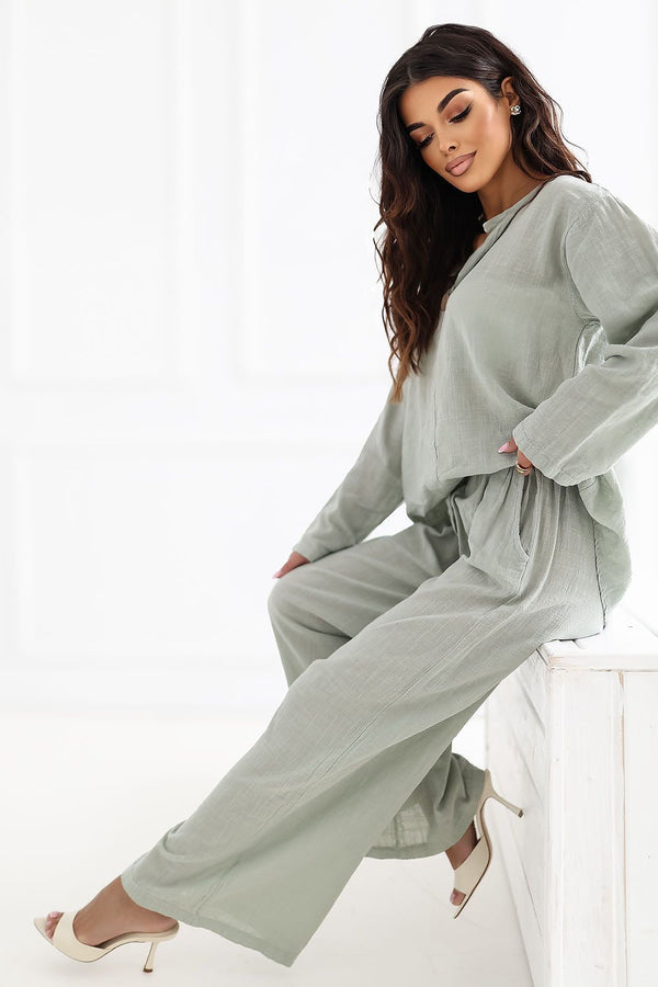 Women trousers model 226445 Italy Moda