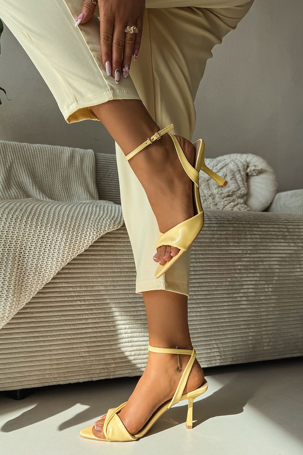 Heel sandals model 226516 Step in style