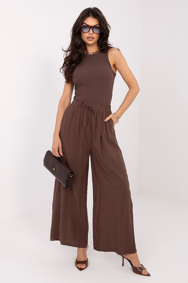 Women trousers model 226646 Italy Moda