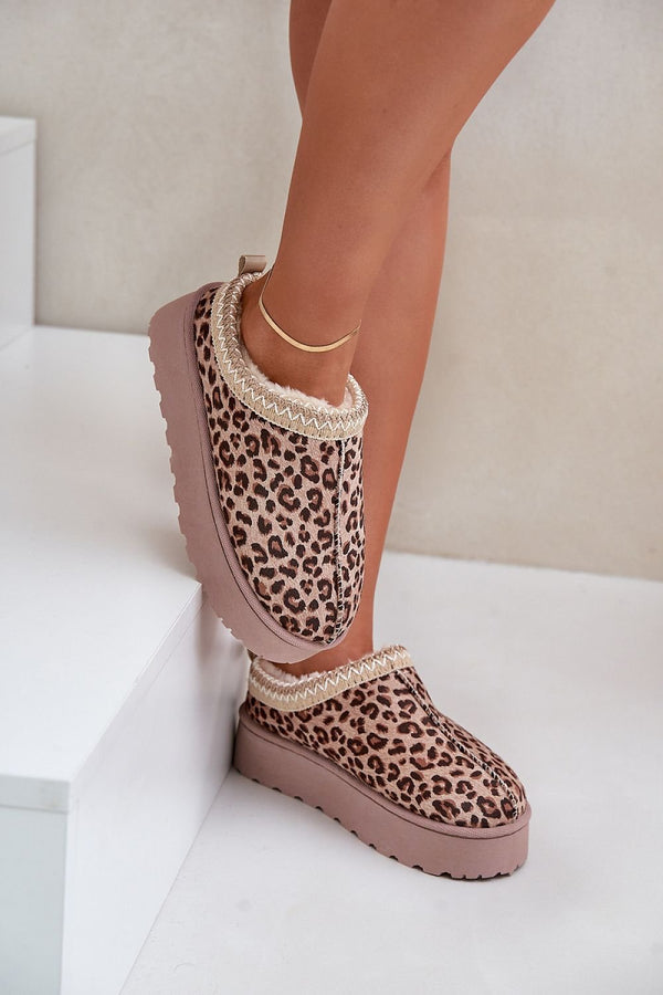 Snow boots