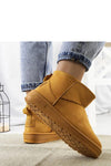 Snow boots
