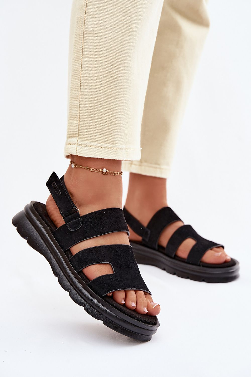 Sandals model 225947 Step in style