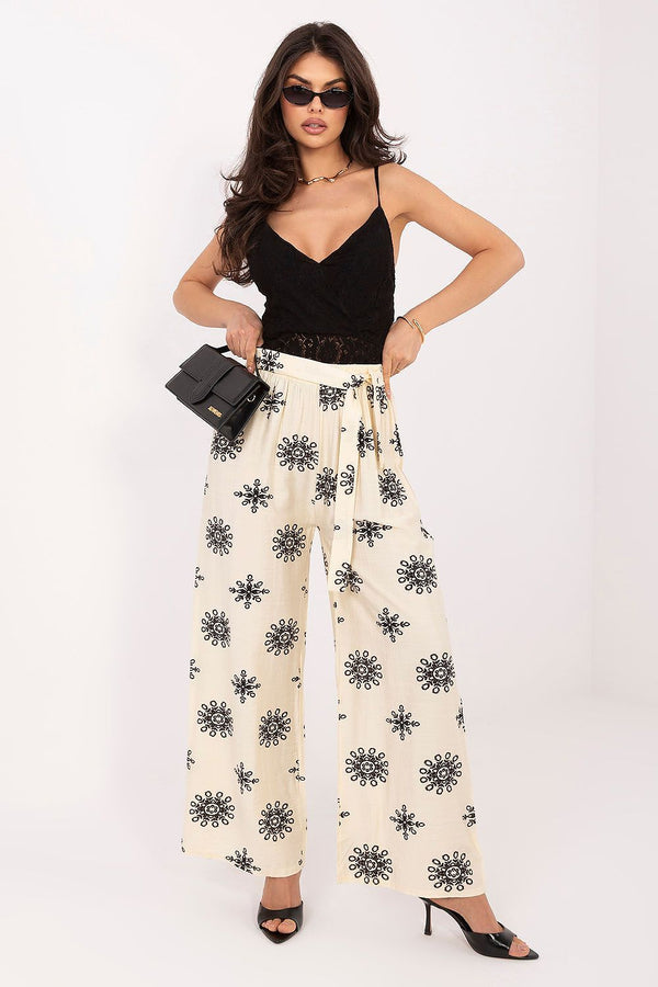 Women trousers model 226626 Italy Moda