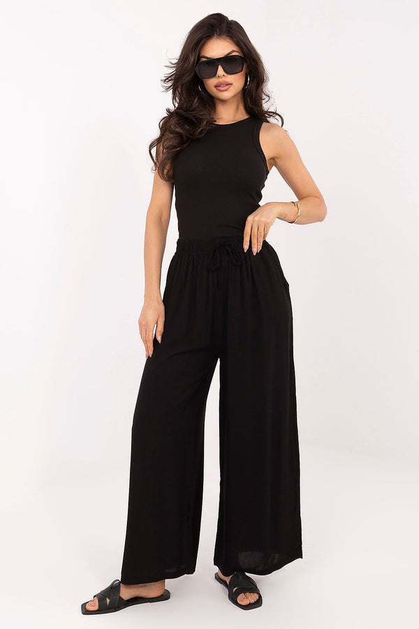 Women trousers model 226644 Italy Moda
