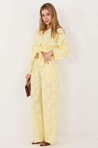 jaune