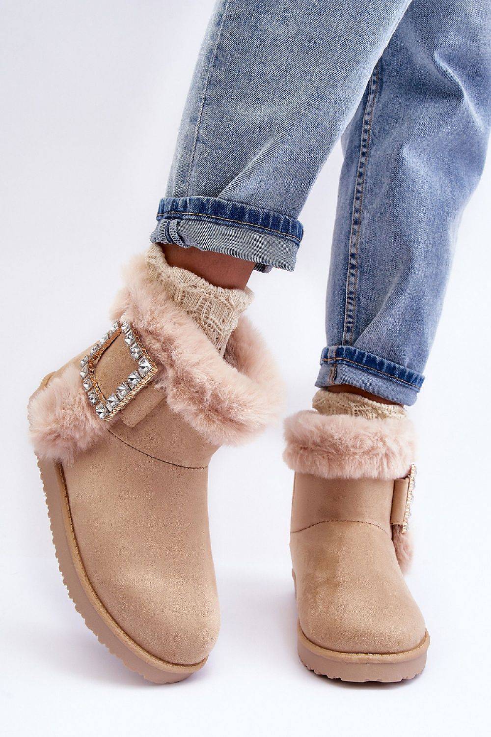 Snow boots